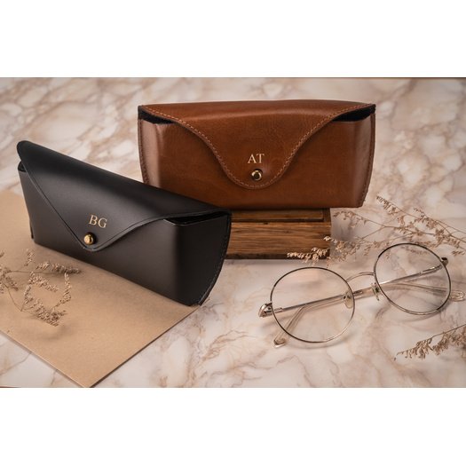 Personalized genuine leather spectacle case Solier SA37 camel