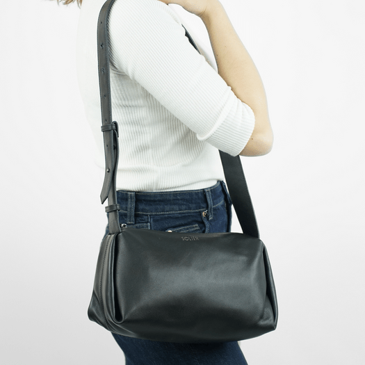 Women&rsquo;s Leather Crossbody Bag with Adjustable Strap Solier FL48 Leona &ndash; Black 1