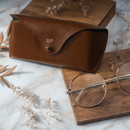 Genuine leather spectacle case Solier SA37 camel