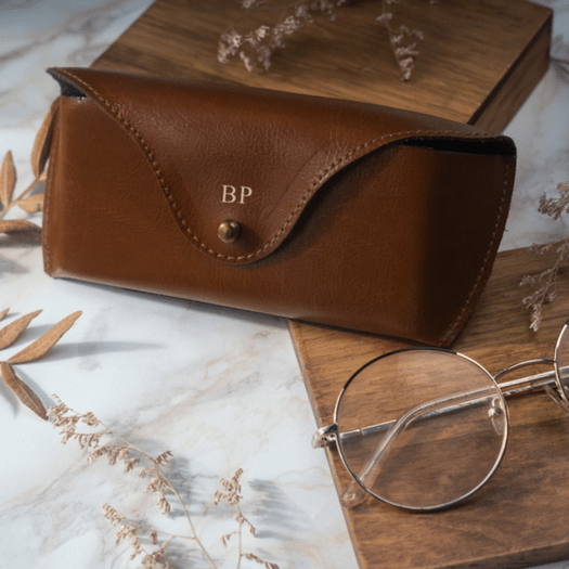 Genuine leather spectacle case Solier SA37 camel 1