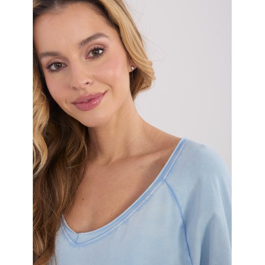 Bluzka-IT-BZ-6465-1.65-jasny niebieski