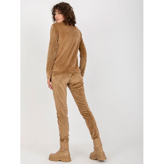 Veliūrinis komplektas moterims RV-KMPL-8442.23P-camelowy