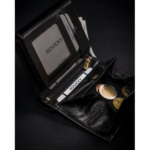 Bogato wyposażony portfel męski z naturalnej skóry licowej RFID - Rovicky