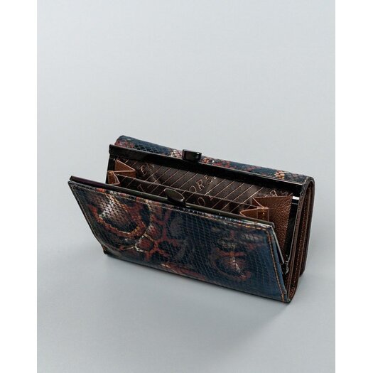 Skórzany portfel damski z biglem zdobiony motywem wężowej skóry - Lorenti